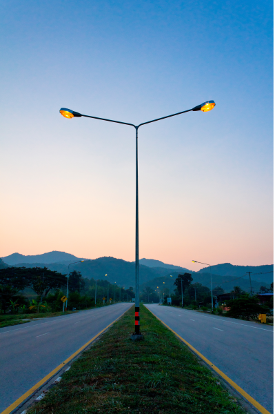 Postes Metálicos Galvanizados para Alumbrado Público