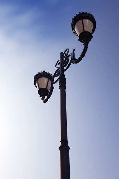 Postes Metálicos Galvanizados para Alumbrado Público